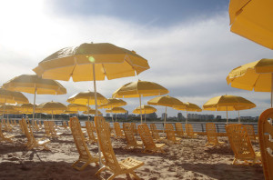 Ciudad de Buenos Aires. Enero 7 de 2016. El jefe de Gobierno de la Ciudad de Buenos Aires, Horacio Rodríguez Larreta, y el vicejefe, Diego Santilli, dejaron inaugurada esta tarde la octava edición de Buenos Aires Playa. De este modo, los porteños podrán entretenerse y disfrutar del verano en familia, con dos playas urbanas ubicadas muy cerca de sus casas: en el Parque de los Niños (Norte) y en el Parque Indoamericano (Sur).  Foto Matias Repetto-gv/GCBA.-