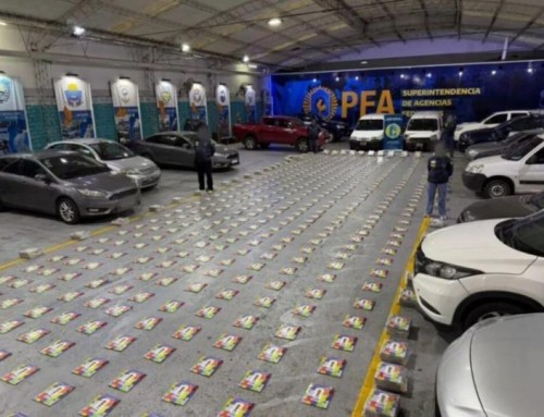 Golpe al mercado ilegal: incautan en Barracas álbumes de figuritas del Mundial ingresados de contrabando por $100 millones