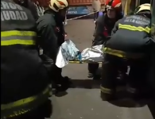 Accidente en La Boca: un tren de carga embistió a un colectivo y hay siete personas hospitalizadas