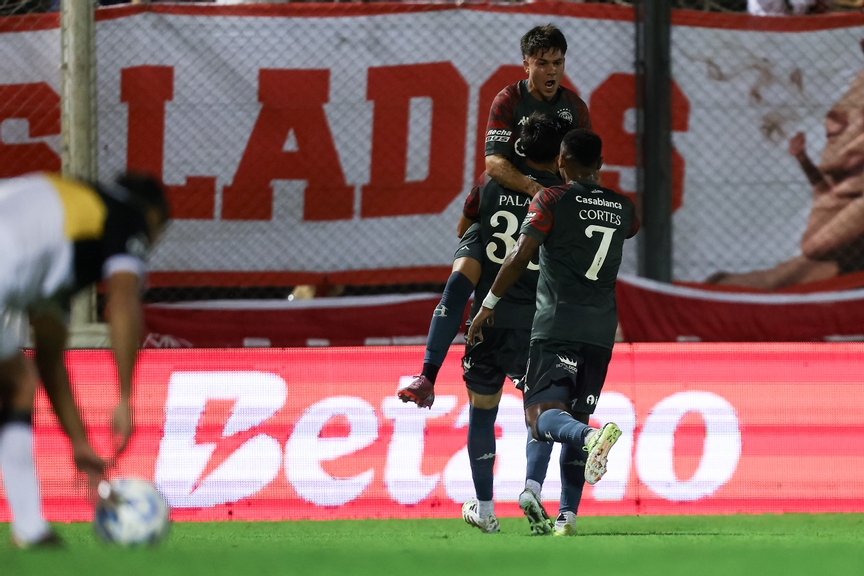 Huracán, un campeón que avanzó: venció a Olimpo en Caseros