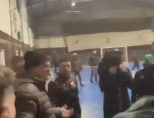 Escándalo en el fútbol infantil: denuncian feroz agresión de barras a padres durante un partido