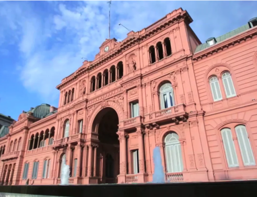 Emergencia en la Casa Rosada: trasladaron de urgencia en helicóptero a una agente policial tras descompensarse
